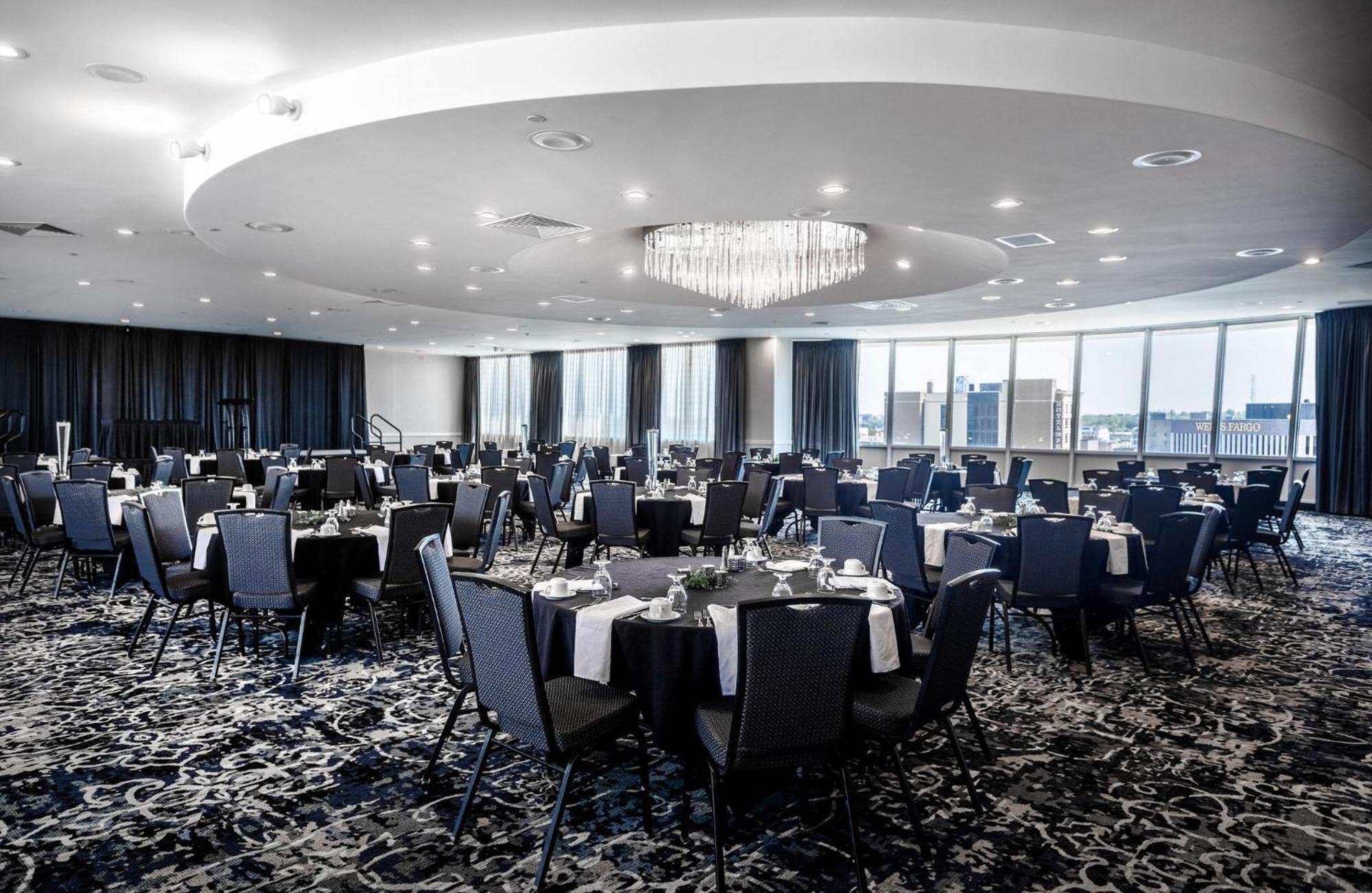 Holiday Inn Sioux Falls-City Center By Ihg Bagian luar foto